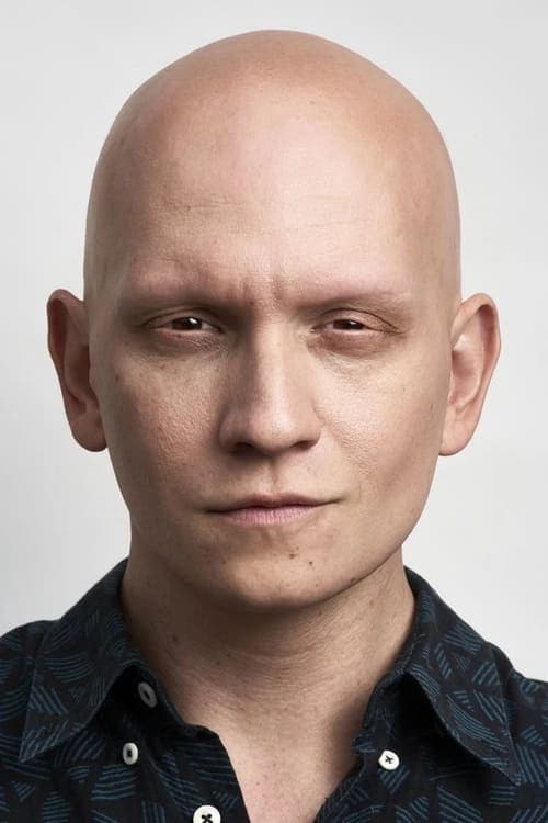 Zdjęcie Anthony Carrigan