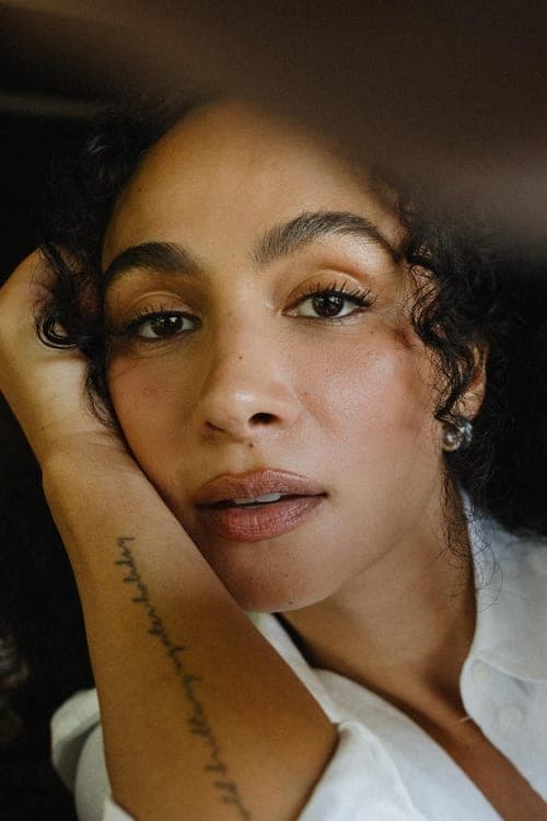 Zdjęcie Aurora Perrineau