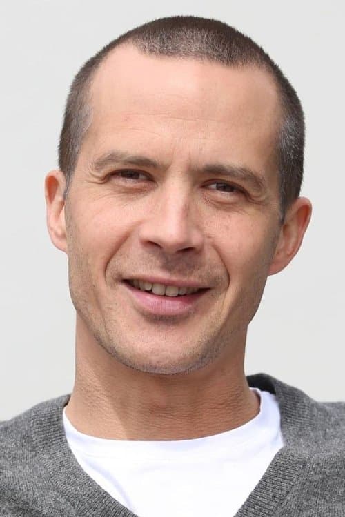 Zdjęcie Barnaby Metschurat