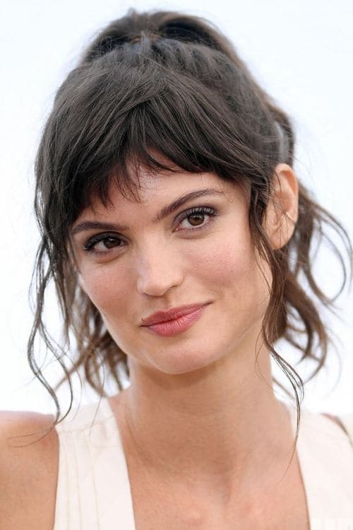 Zdjęcie Charlbi Dean