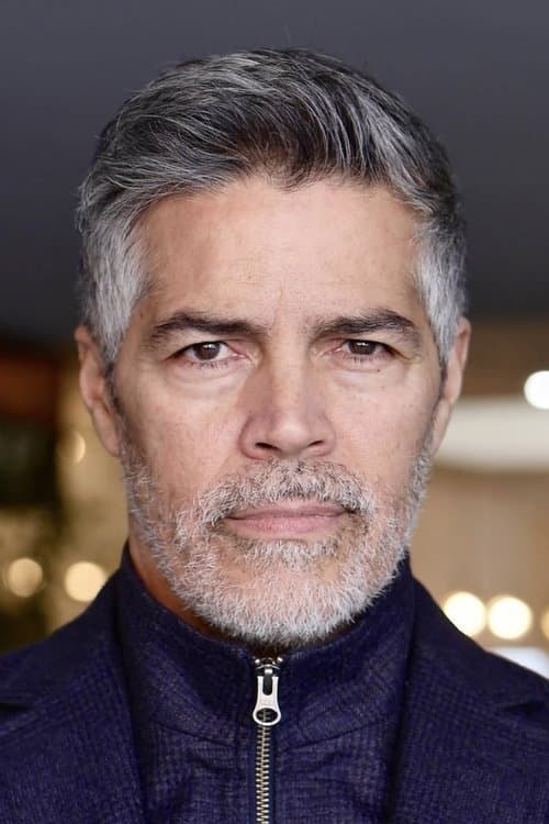Zdjęcie Esai Morales
