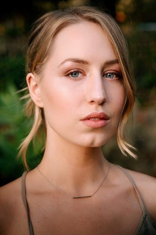 Zdjęcie Izzy Stevens