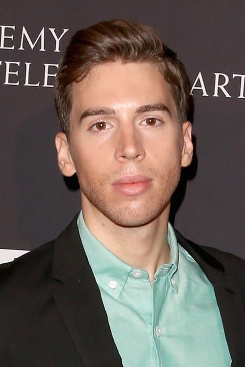 Zdjęcie Jordan Gavaris