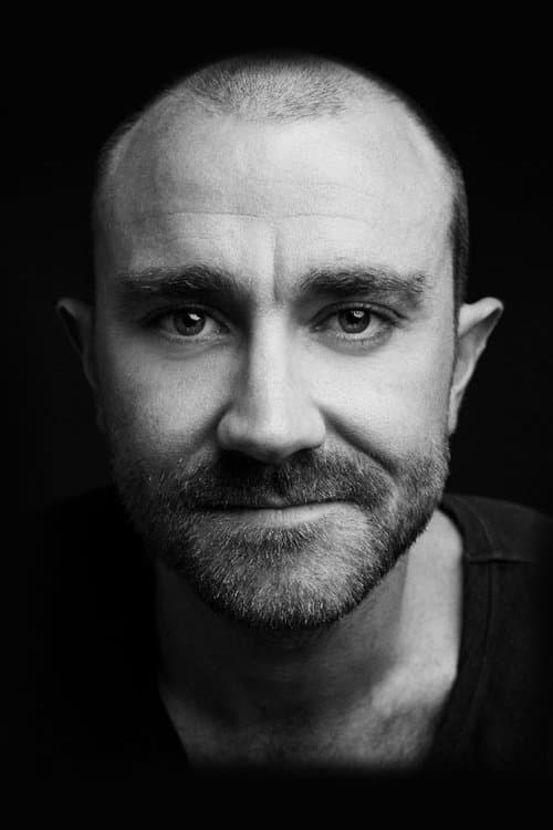 Zdjęcie Josh McConville