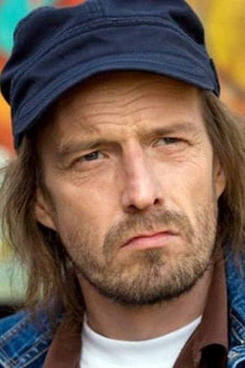 Zdjęcie Konsta Mäkelä