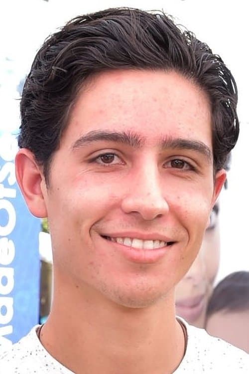 Zdjęcie Lorenzo James Henrie