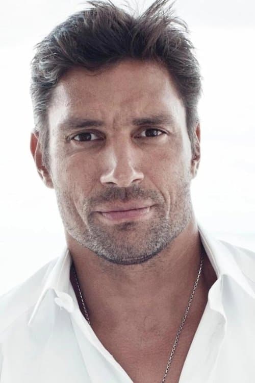 Zdjęcie Manu Bennett