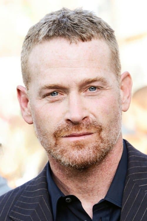 Zdjęcie Max Martini
