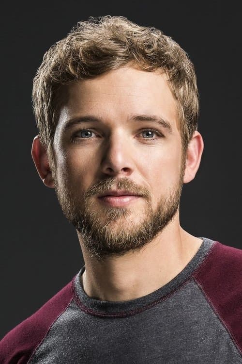 Zdjęcie Max Thieriot