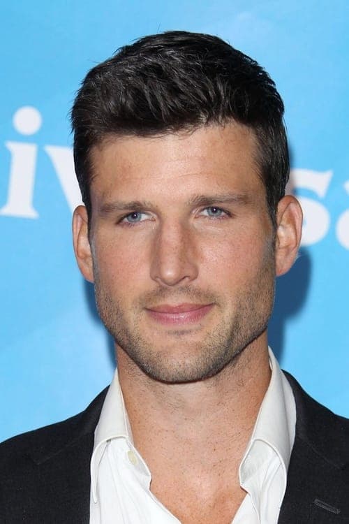 Zdjęcie Parker Young