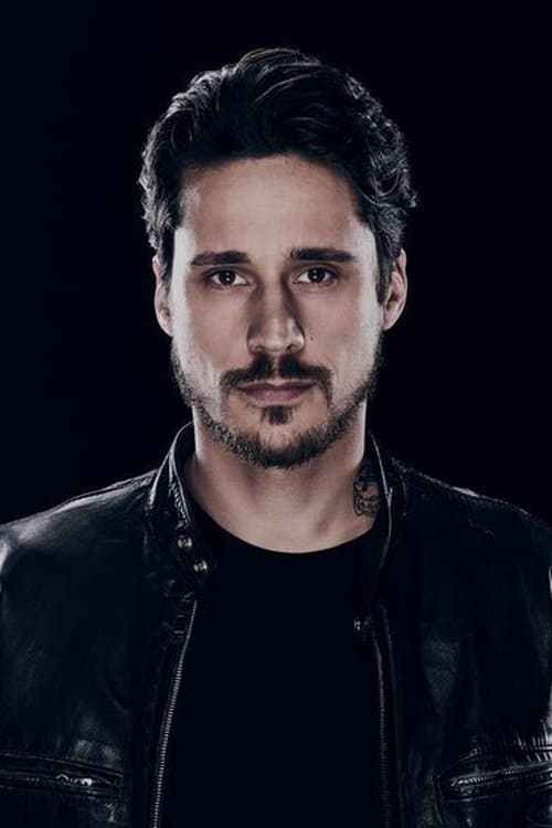 Zdjęcie Peter Gadiot