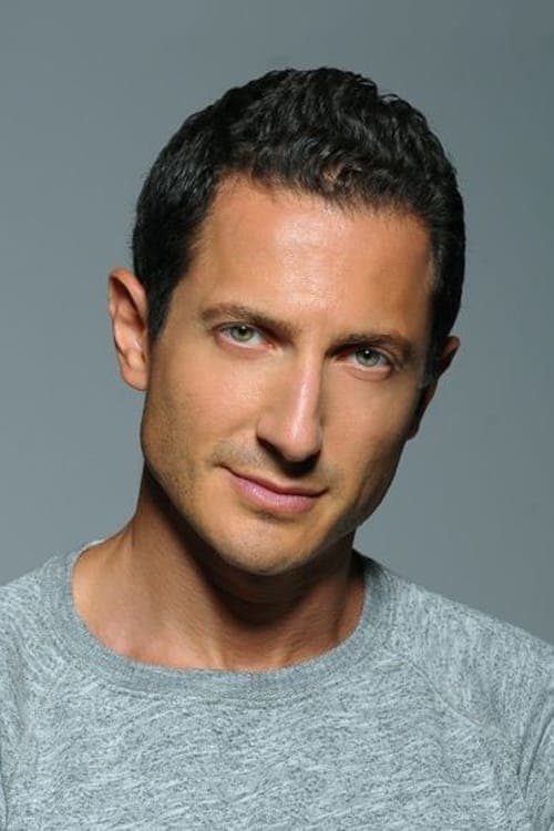 Zdjęcie Sasha Roiz