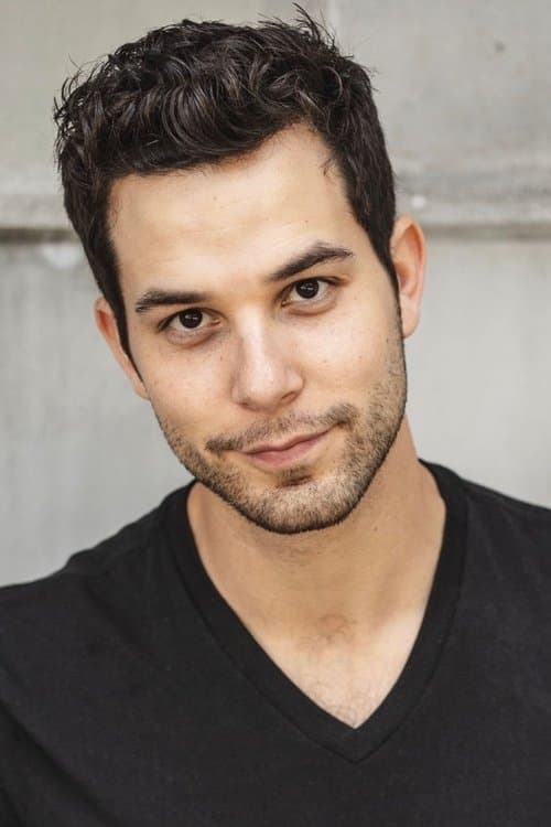 Zdjęcie Skylar Astin