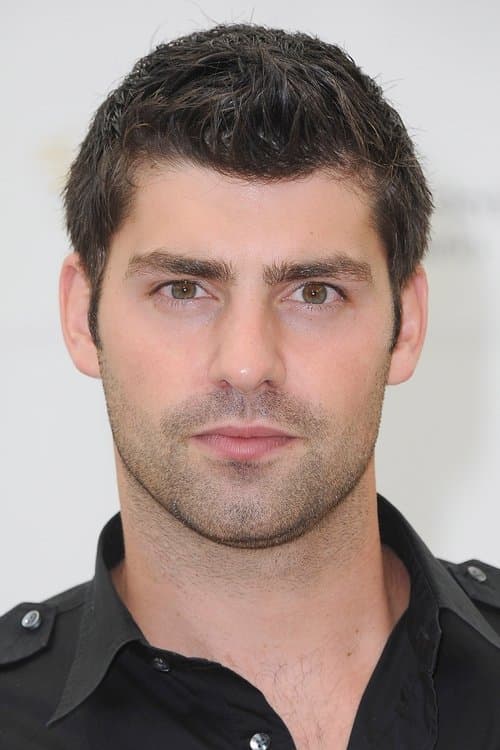 Zdjęcie Travis Milne