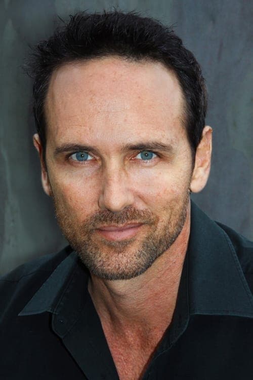 Zdjęcie Victor Parascos